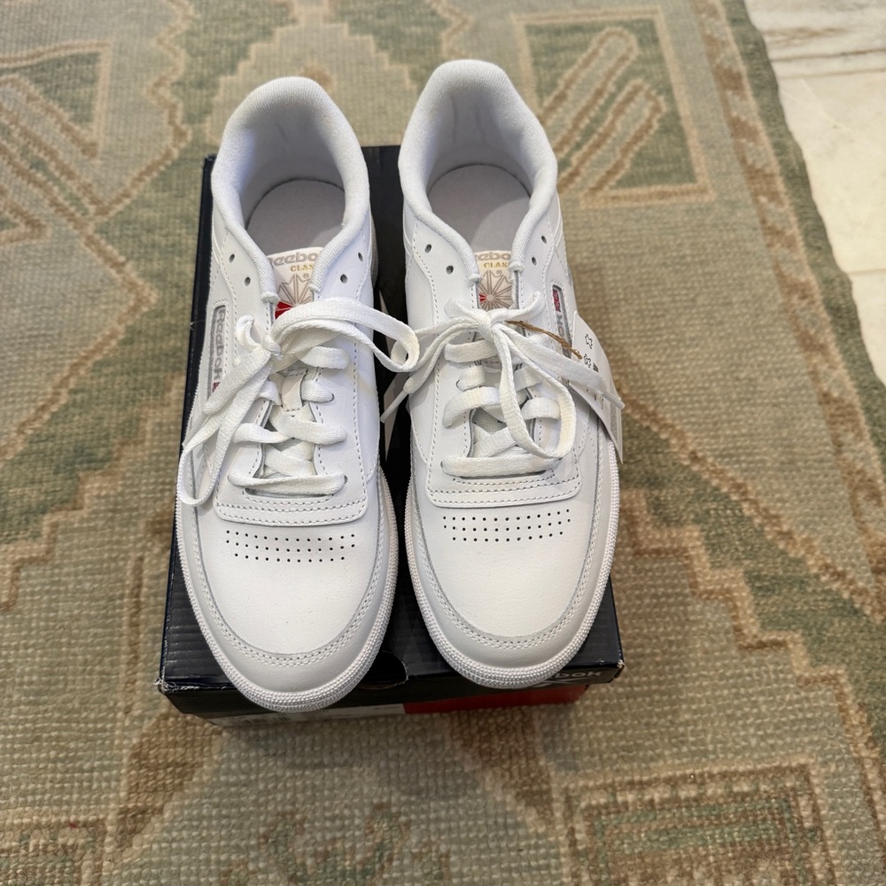 NIB Reebok White Leather Club 85 Sneakers Sz 10.5/Fits Sz 11